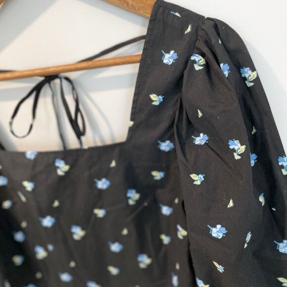 💗 3/$10 💗 H&M Floral Crop Top Black Blue Size 8 EUC - Picture 4 of 14